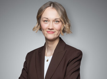 Das Bild zeigt Rechtsanwältin Pauline Meyer